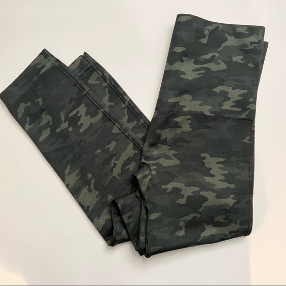 Spanx Seamless Camo Leggings - Picture 3 of 5